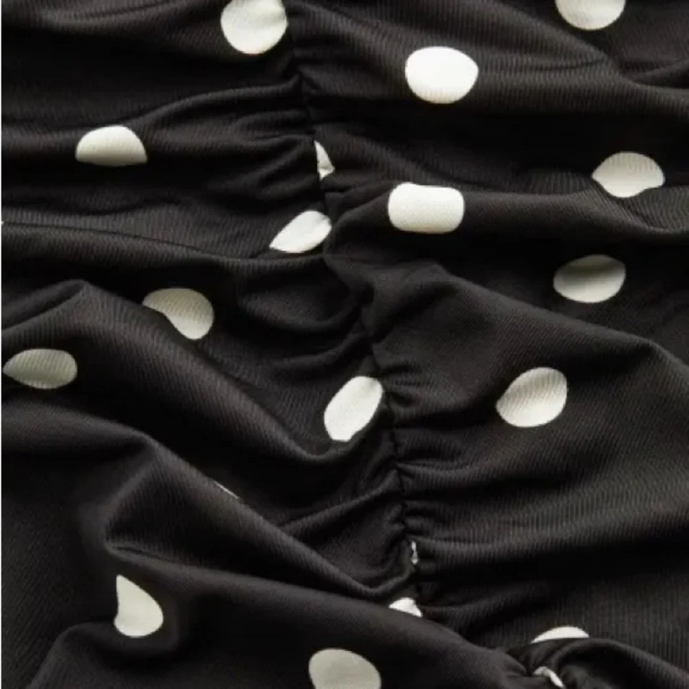 Polka dot bodycon rushed dress - Picture 8 of 8